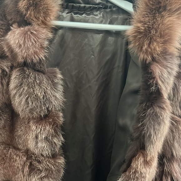 Beautiful “ REAL”brown fox with hood - Picture 8 of 10